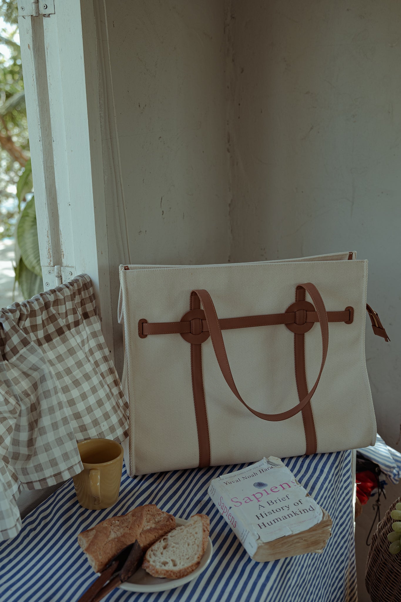 LOFTLY CANVAS DONUT TOTE