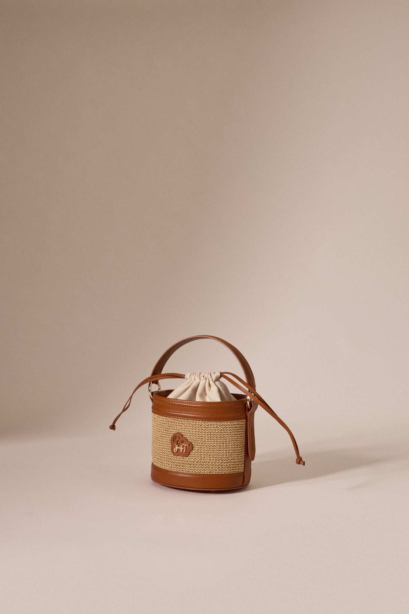 MILAN STRAW BASKET BAG